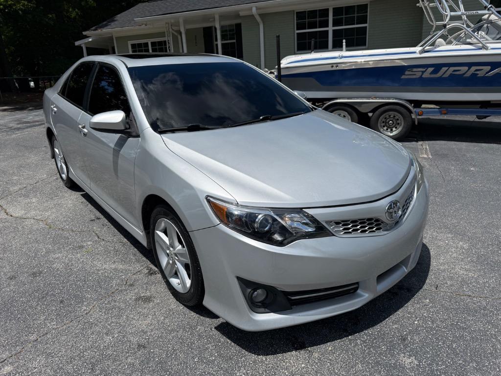 2012 Toyota Camry 2.5 Auto SE's photo